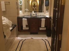 浴室-广州富力丽思卡尔顿酒店