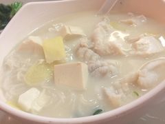 鱼汤米线-津津餐室