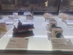 -Fridi Patisserie Cafe