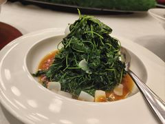 -鞍山大白鲨美食酒店