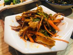 猪耳朵-三里屯土灶炖公鸡地锅鸡(江东店)