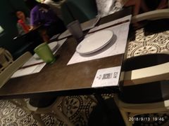 -美奈小馆·越南料理(中航城君尚购物中心店)