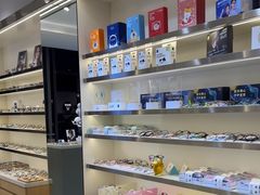 -视野联行眼镜·蔡司·尼康·豪雅·依视路(青浦宝龙店)