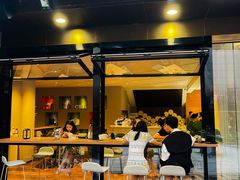 门面-潮一不贰·法式甜品·生日蛋糕·西式简餐(外滩店)