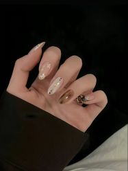 -赢韵美甲美睫瑞士净斑中心