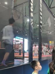 -飞吧潮玩运动蹦床游乐场