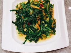-侬佳蒸菜馆(听潮店)