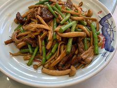 海鲜菇炒牛柳-和乐喜宴海鲜酒家(骏荣广场店)