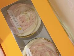 草莓味杯子蛋糕-卷时·瑞士卷·生日蛋糕(大望路店)