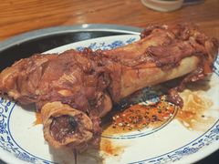 -老天桥酱肉烧饼夹肘子(天桥店)