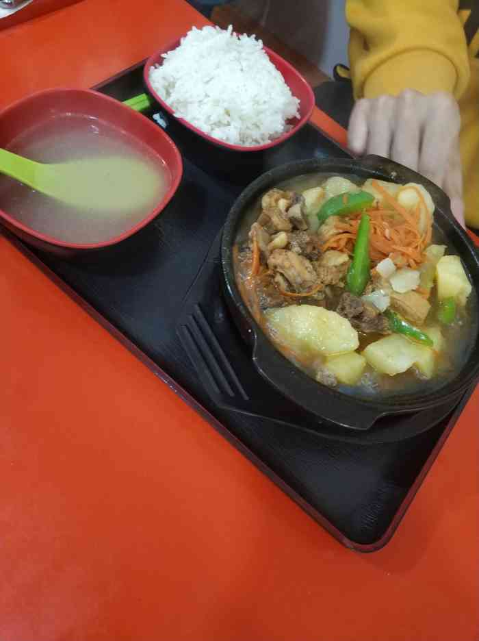 正宗味在汤骨头饭黄焖鸡米饭(元岗店)-"快餐店,均价13吧,看我朋友吃的