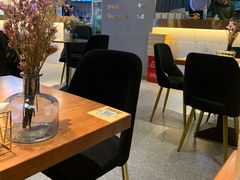 -POKEE VIA&Brunch·维娅(重庆来福士店)