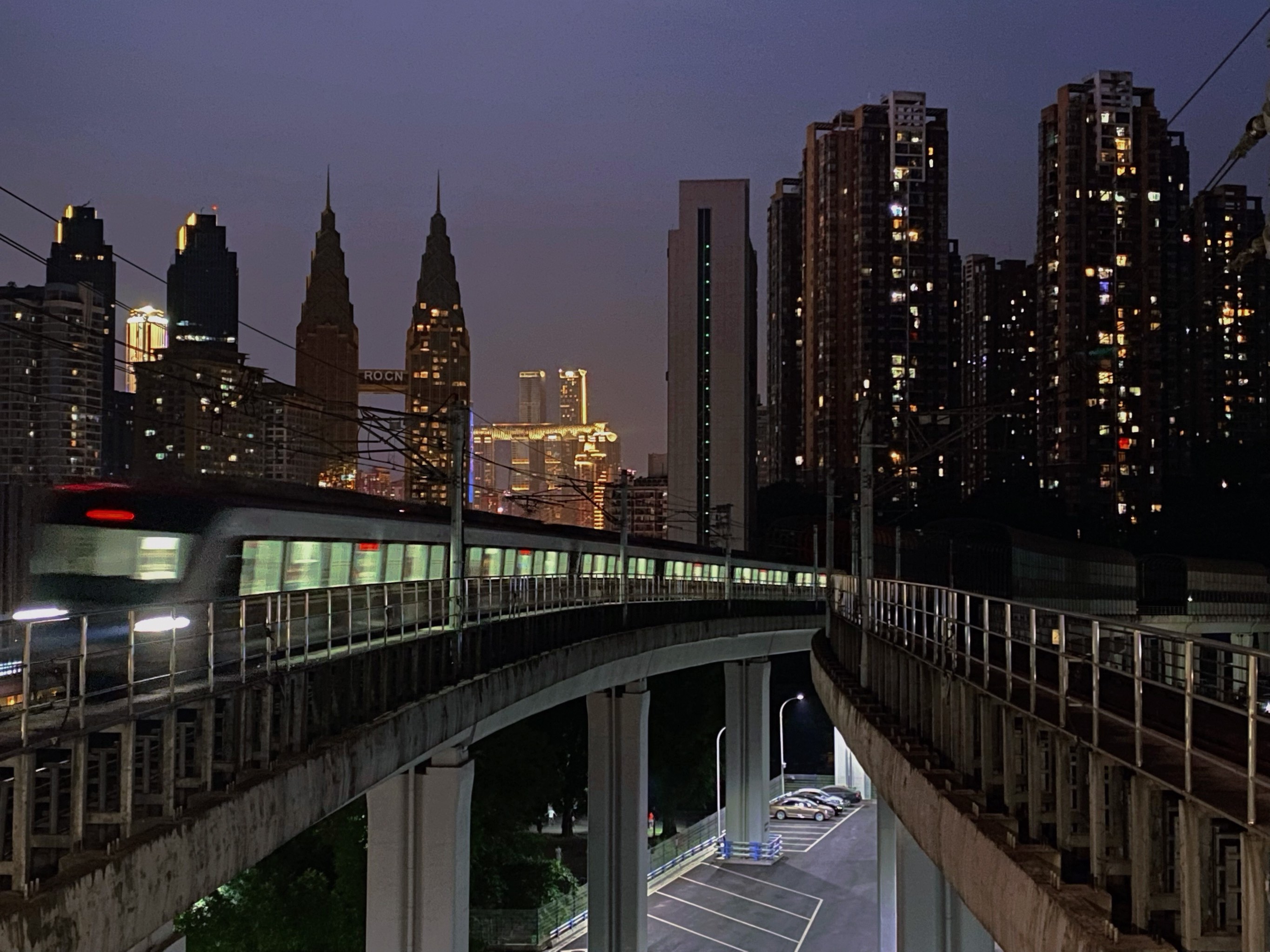 海棠溪地铁站夜景图片