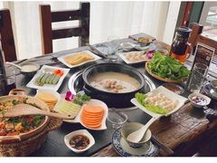 -大匠工房古船木艺术餐厅·猪肚鸡专门店(长白仙岛店)