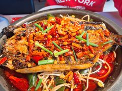 -鸣记脆皮烤鱼(三八广场店)