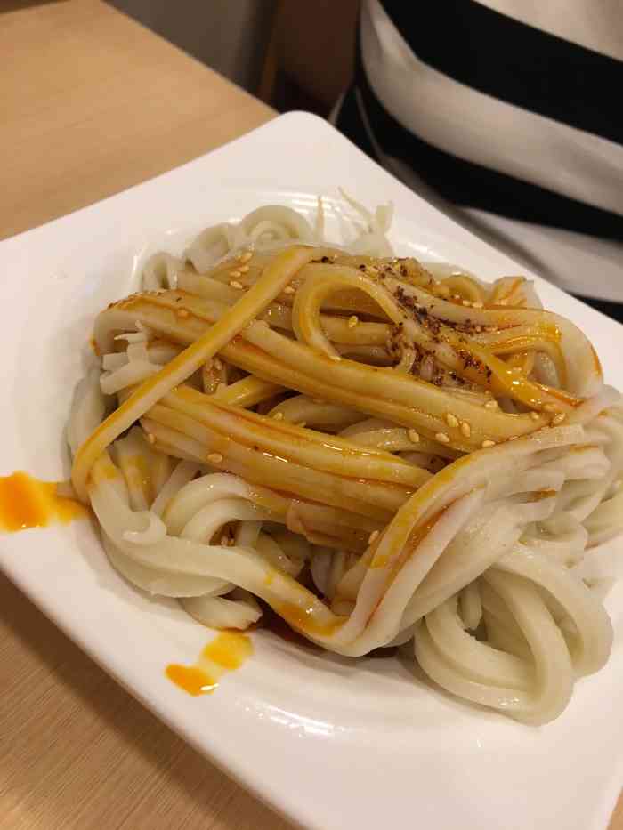 王三米皮(九如路店)-"服务垃圾前台戴眼镜收钱的小孩我看着他给别.