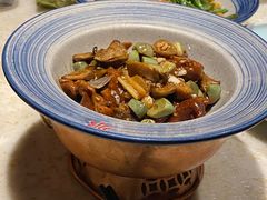 腊八蒜烧肥肠-那家小馆•北京菜•烤鸭(中关村店)