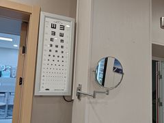 -上海大学附属上海和平眼科医院