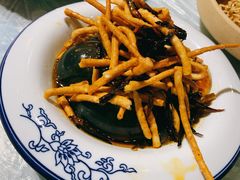 皮蛋拌散子-美膳居川菜馆油焖大虾烧烤(卓刀泉店)