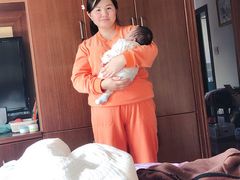 -爱的果实月嫂育婴师(世纪东方店)