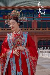 -现代经典婚纱摄影