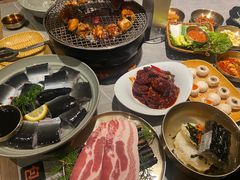 -草家酱蟹炭火烤肉店(珲春南路一店)