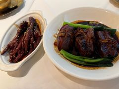 草扎肉-桂满陇·手作小笼包&江南叫花鸡(中山公园店)
