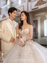 -雪中彩影婚纱摄影·微光艺术中心