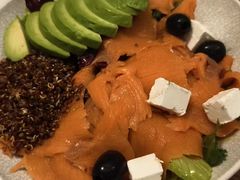 三文鱼牛油果沙拉-Money Shops(愚园路店)