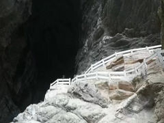 -龙水峡地缝景区
