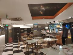 大堂-新大咀港式茶餐厅(宝山万达店)