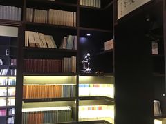 -钟书阁(松江泰晤士小镇店)