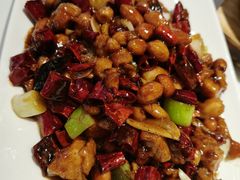 宫保鸡丁-夫妻肺片·中华老字号·正宗川菜(春熙路店)