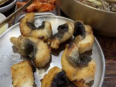 -围炉肉舍•炭烤活鳗•丹东海鲜烤肉(步行街店)