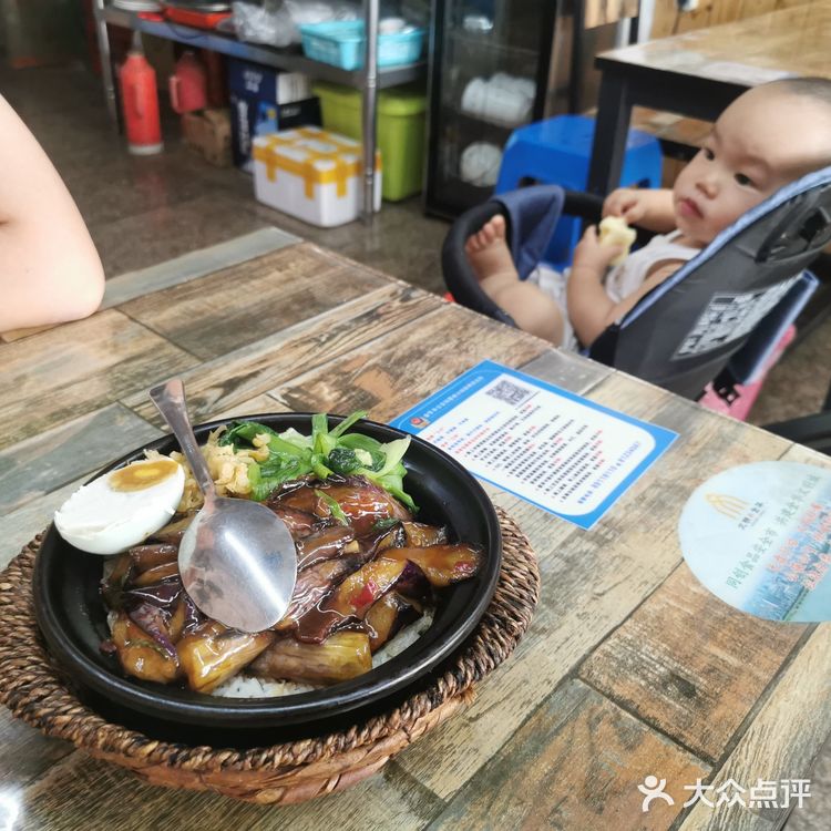 道院塘餐饮很兴，但真正好吃的凤毛麟角