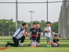 -Riverside河畔少儿足球培训(前滩店)