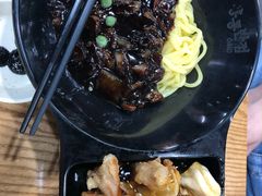 炸酱面-香港饭店0410(弘大店)