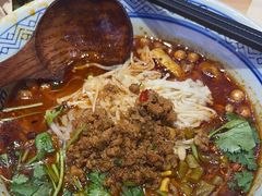 -魔都三兄弟酸辣粉·蘸卤炸串(虹桥万科店)