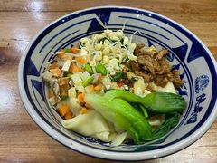 油泼臊子面-陕老顺肉夹馍油泼面(湖东店)