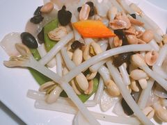 脆妙花生苗-原味田园·客家菜·土窑鸡(中航城君尚购物中心店)