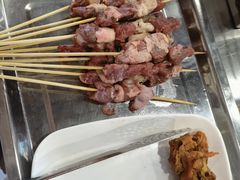 -哈尔滨小酒馆·鲜肉现穿自助烧烤(康新花园店)
