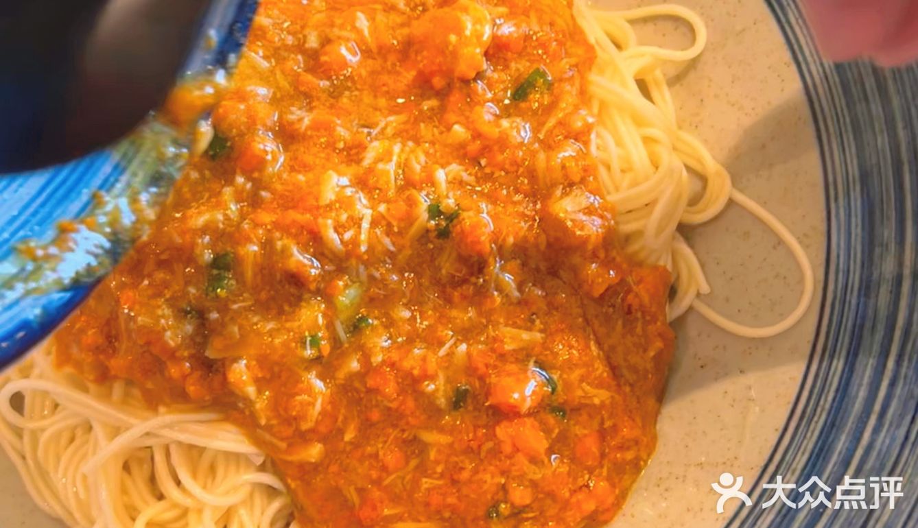 来珠海华发世纪一定要的吃蟹黄面