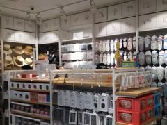 -名创优品(江南新地店)
