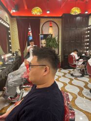 -东方先生国潮男士理发馆