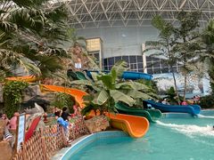 -龙脉温泉室内游泳馆