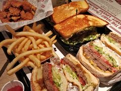 -The Habit Burger Grill 哈比特汉堡(复兴soho店)