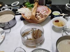 -红鼎豆捞·非遗鲍皇汤火锅(宝丰路店)