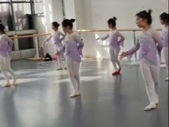 -西安小天鹅艺术团(曲江Alice店)