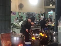 亲自掌勺的奶奶大厨-Raan Jay Fai