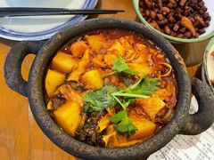 安顺小锅凉粉-包整·丝娃娃(一览甲秀楼风景店)